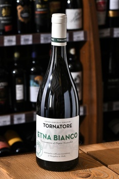 Tornatore Etna Bianco - вино Этна Бьянко Торнаторе 0.75 л белое сухое