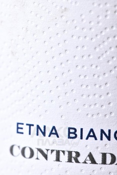 Maugeri Contrada Volpare Etna Bianco Superiore - вино Мауджери Контрада Вольпаре Этна Бьянко Супериоре 2022 год 0.75 л белое сухое