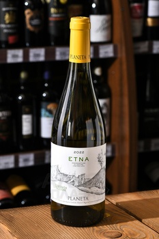 Planeta Etna Bianco DOC - вино Планета Этна Бьянко ДОК 2022 год 0.75 л белое сухое