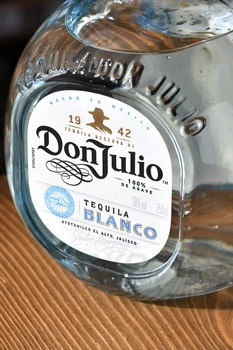 Don Julio Blanco - текила Дон Хулио Бланко 0.75 л