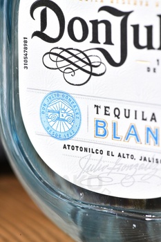 Don Julio Blanco - текила Дон Хулио Бланко 0.75 л