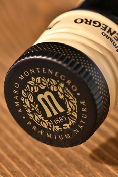 Montenegro Amaro - ликер Монтенегро Амаро 0.7 л