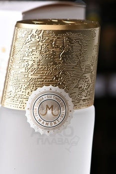 Mamont - водка Мамонт 0.7 л в подарочной упаковке