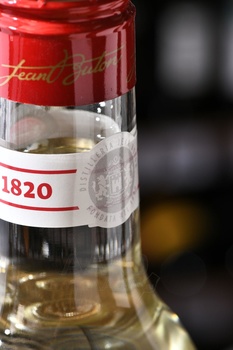 Buton Maraschino - ликер Бутон Мараскино 0.7 л