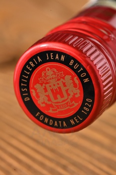 Buton Maraschino - ликер Бутон Мараскино 0.7 л