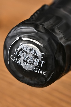 Champagne Frederic Savart Le Mont Benoit Villers-Aux-Noeuds Premier Cru - шампанское Шампань Фредерик Савар Ле Мон Бенуа Виле О Нуо Премье Крю 0.75 л экстра брют белое