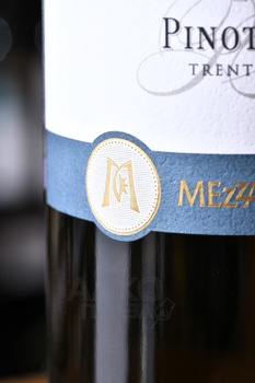 Mezzacorona Trentino Castel Firmian Pinot Grigio - вино Меццакорона Трентино Кастель Фирмиан Пино Гриджио 0.75 л белое сухое