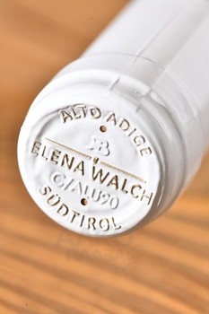 Chardonnay Cardellino Alto Adige DOC - вино Шардоне Карделлино Альто Адидже ДОК 0.75 л белое сухое