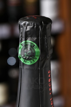 Champagne Evanescence Grand Cru Blanc de Blancs - шампанское Шампань Эванессанс Гран Крю Блан де Блан 2015 год 0.75 л белое экстра брют