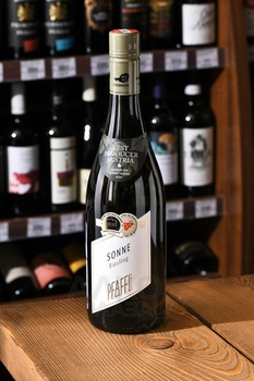 Pfaffl Sonne Riesling - вино Пфаффль Зонне Рислинг 0.75 л белое полусухое