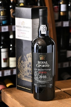 Royal Oporto LBV Gift Box - портвейн Роял Опорту ЛБВ 2013 0.75 л в п/у