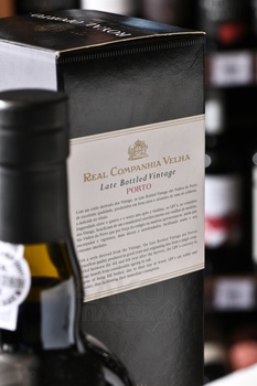 Royal Oporto LBV Gift Box - портвейн Роял Опорту ЛБВ 2013 0.75 л в п/у
