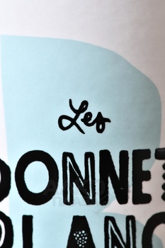 Les Bonnets Blanc Muscadet Sevre et Maine sur Lie - вино Ле Бонне Блан Мюскаде Севр э Мен сюр Ли 2023 год 0.75 л белое сухое