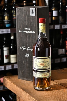 Baron G. Legrand 1976 - арманьяк Барон Легран 1976 года 0.7 л
