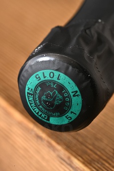 Champagne Sylvie Moreau Racines - шампанское Шампань Сильви Моро Расин 2018 год 0.75 л белое брют