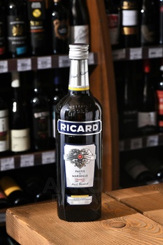 Ricard Anise - аперитив Рикар анисовый 0.7 л