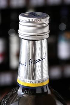 Ricard Anise - аперитив Рикар анисовый 0.7 л