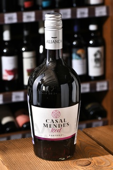 Casal Mendes - вино Казаль Мендеш 0.75 л красное полусухое