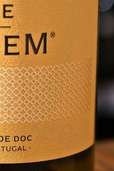 Vale do Homem Loureiro - вино Вале ду Омем Лоурейру 2023 год 0.75 л белое сухое