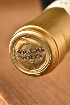 Poggio le Volpi Donnaluce - вино Донналуче серия Поджио Ле Волпи 2022 год 0.75 л белое полусухое