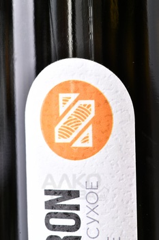 Вино Звягинцев Цитронный Магарача 0.75 л белое сухое