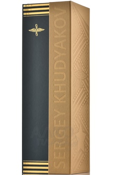 Коньяк Оганян Маршал С. А. Худяков 0.7 л в п/у