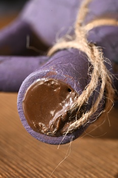 Вино Киндзмараули Джорджиа Кантри Вайнс 0.75 л красное полусладкое в глиняном кувшине