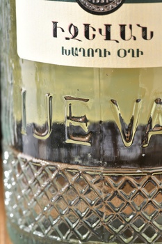 Водка Иджеван Виноград 0.75 л