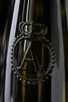 Aleksandrovic Trijumf Sauvignon Blanc - вино Александрович Триумф Совиньон Блан 0.75 л белое сухое