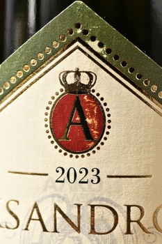 Aleksandrovic Trijumf Sauvignon Blanc - вино Александрович Триумф Совиньон Блан 0.75 л белое сухое