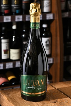 Игристое вино Иджеван Кангун Лалвари 0.75 л белое полусухое