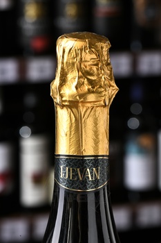 Вино игристое Иджеван Кангун Лалвари 0.75 л белое брют