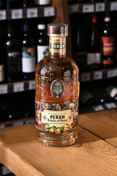 Rakija Perun - ракия Перун Айвовая 0.7 л