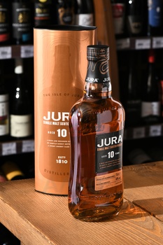 Jura 10 years old in tube - виски Джура 10 лет 0.7 л в тубе