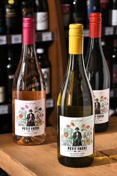 Petit Frere Blanc de Noirs - вино безалкогольное Пти Фрер Блан де Нуар 0.75 л белое